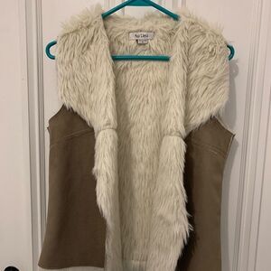 Au Lieu Tan and Cream Faux fur vest small
